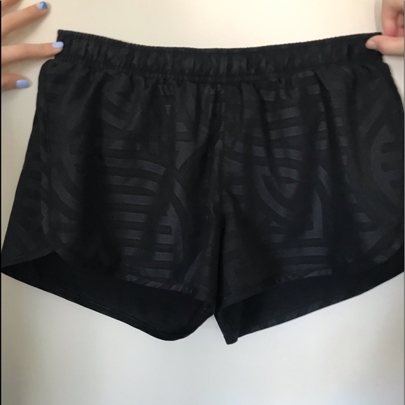 Black old navy athletic shorts - Picture 1 of 2